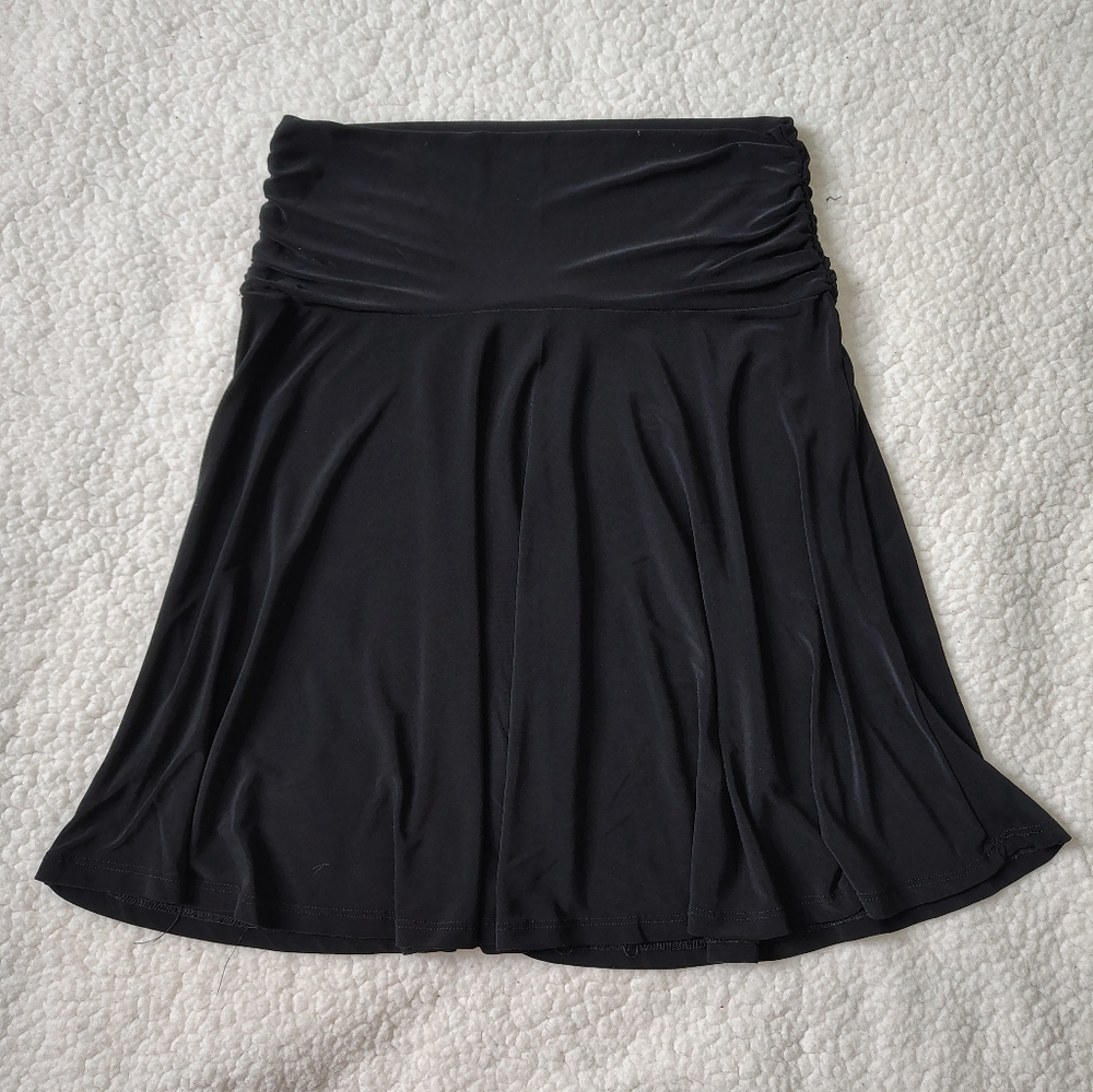*Like New* Maurices Women's Small Black Flowy Skirt